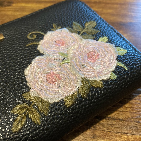 Rampage Black floral women's embroidered zip around wallet - Picture 6 of 6